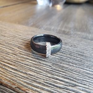 1/3 CT diamond and ceramic ring